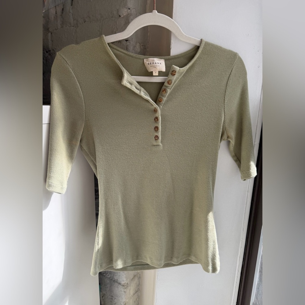 Sézane Theodora T-Shirt in Light Olive Green Size S (Small) *Flaw* - Picture 3 of 14